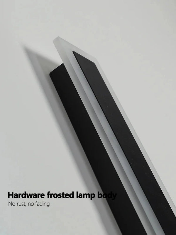 Isabella Outdoor Lamp